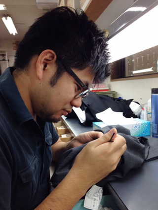 森本啓介作業中 写真